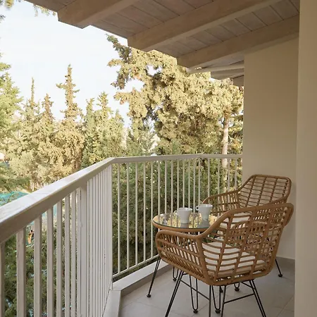 Cicada Отель Толон