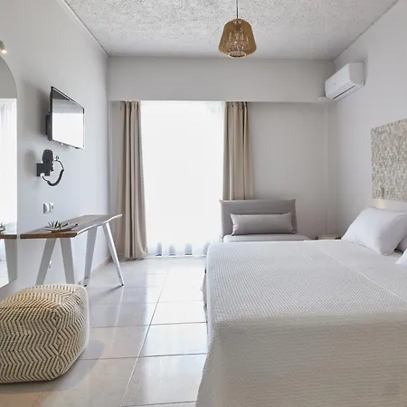 Отель Cicada 2*