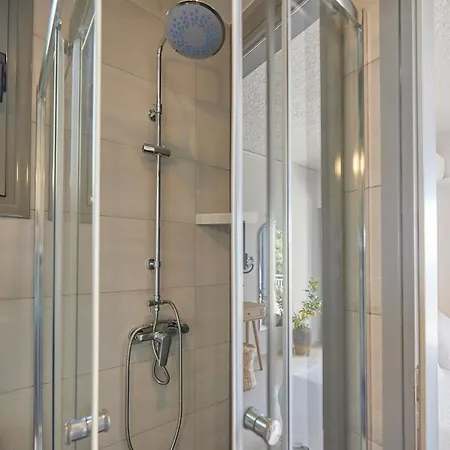 Cicada Отель Толон