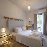 Cicada Hotel 2*