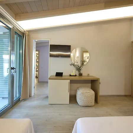 Hotel Cicada 2*