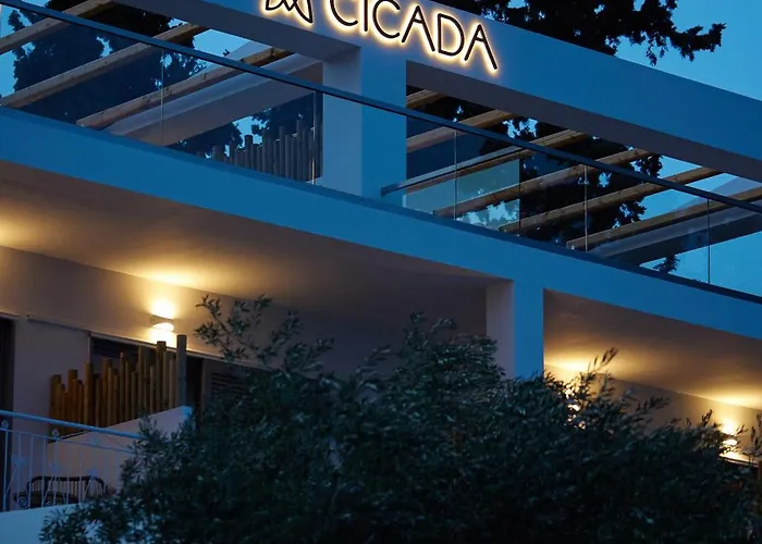 Cicada Hotel Tolón